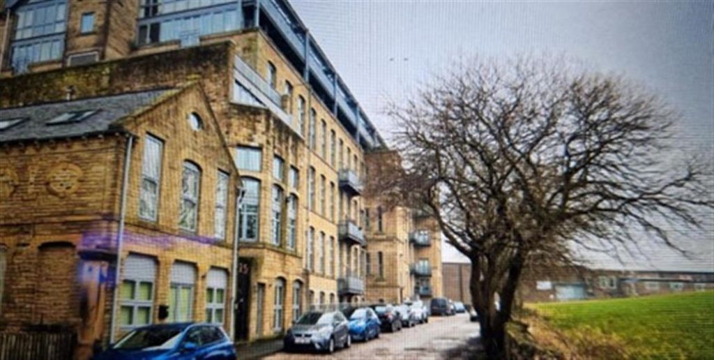Additional image 5 of 2 bed flat for salePark Road, Elland HX5
