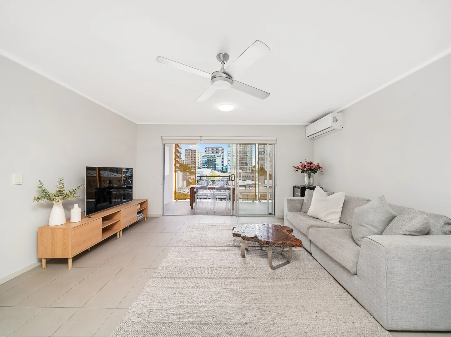 Additional image 2 of 504/19 Masters Street, Newstead QLD 4006