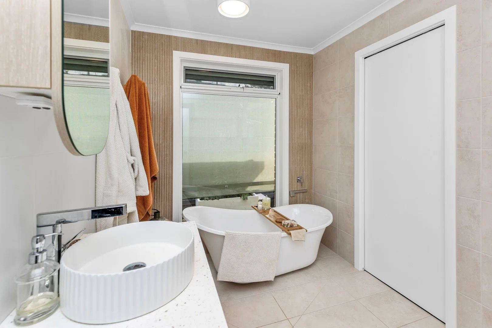 8 Dalman Parkway, Glenfield Park NSW 2650