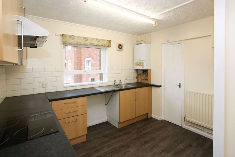 1 bed flat for saleBurford, Brookside TF3 photo 4