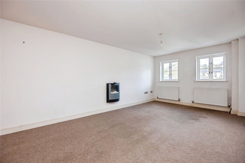 Additional image 4 of 2 bed flat for saleCrockwell Street, Bodmin, Cornwall PL31