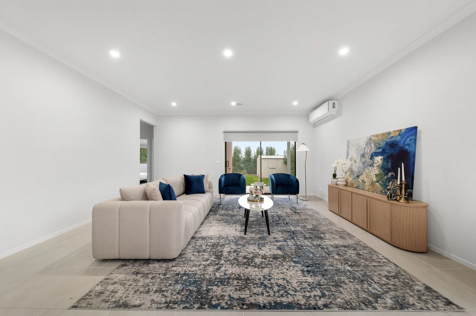 10 Denton Drive, Warragul VIC 3820 photo 5
