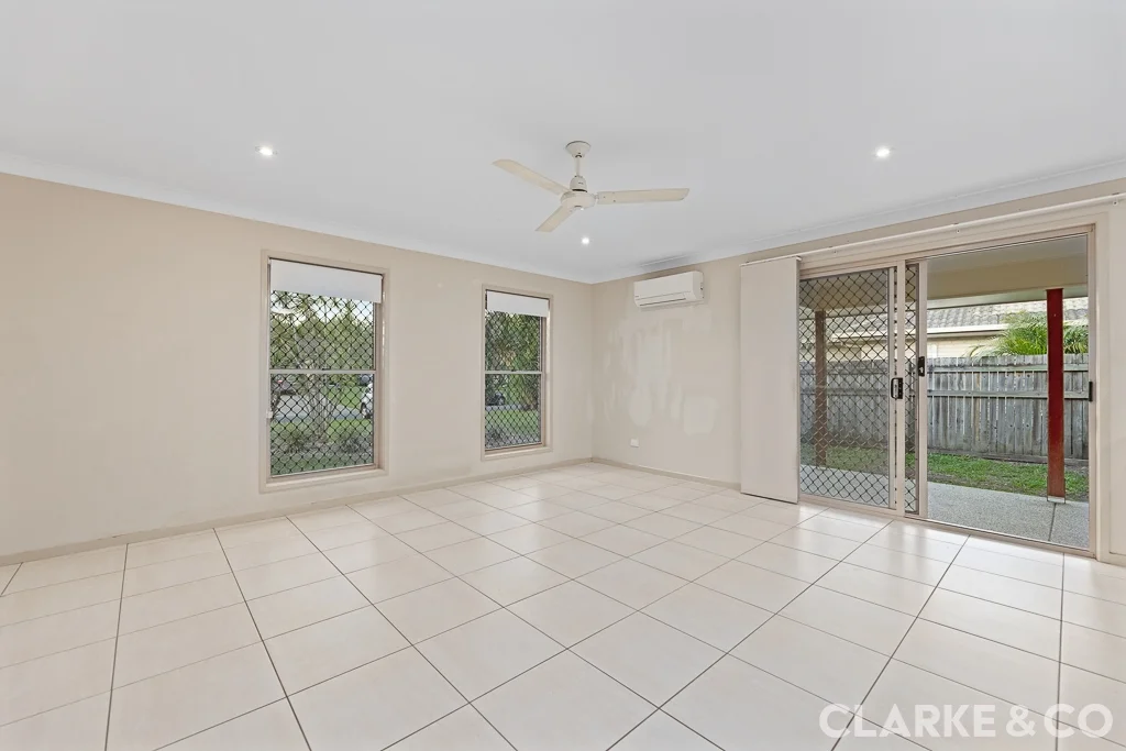 5 Crumpton Place, Beerwah QLD 4519 photo 3