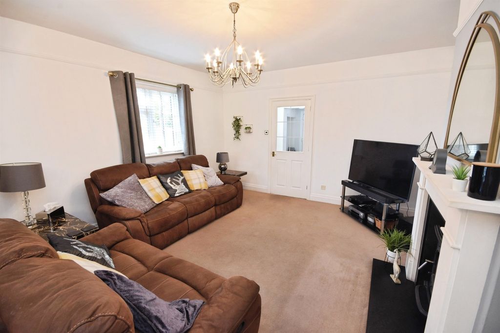 Additional image 5 of 6 bed detached house for saleSt. Peters Close, Braintree CM7