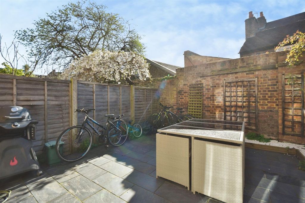 Additional image 4 of 4 bed town house for saleThe Butts, Brentford TW8