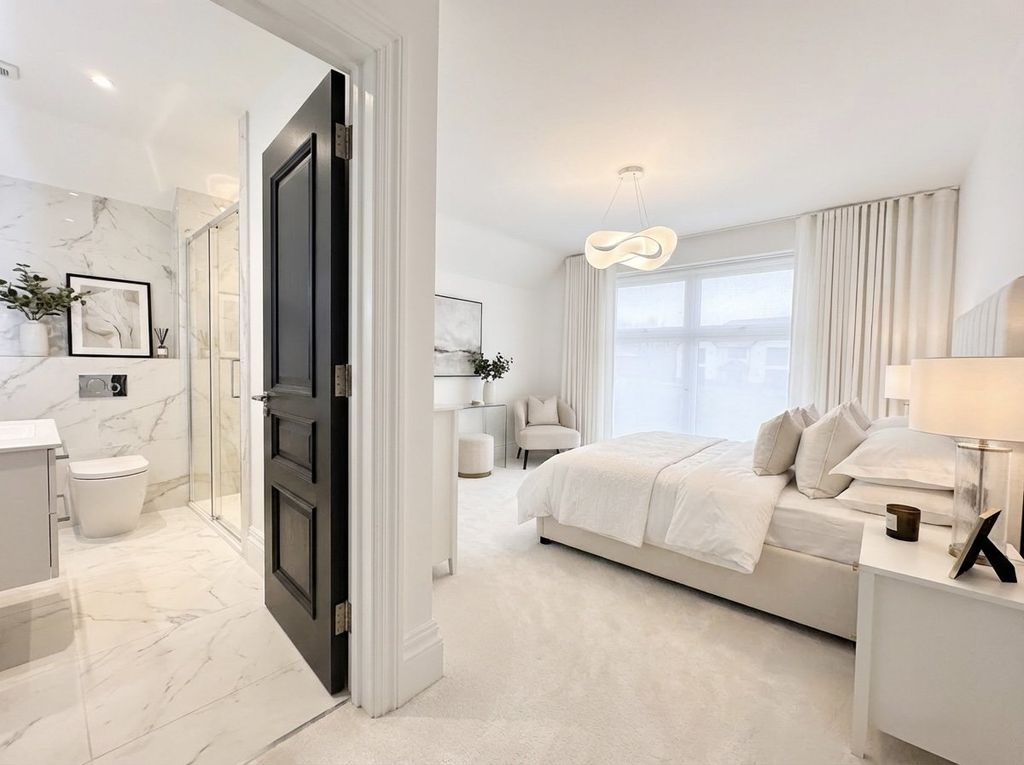 Additional image 11 of 5 bed detached house for saleThe Sherwoods, Doddinghurst, Brentwood CM15