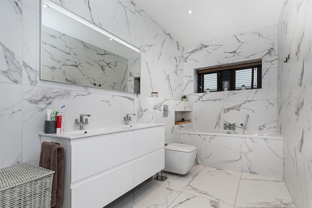 Additional image 34 of 5 bed detached house for saleThe Beeches, Birkenshaw, Bradford BD11