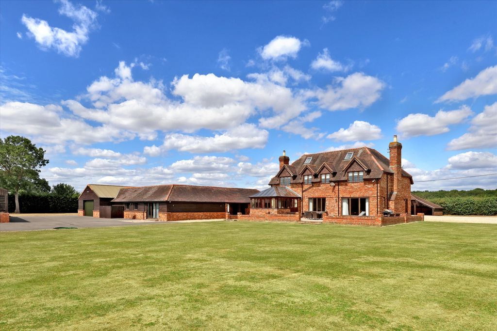 Additional image 3 of 5 bed farmhouse for saleBottle Lane, Warfield, Bracknell, Berkshire RG42