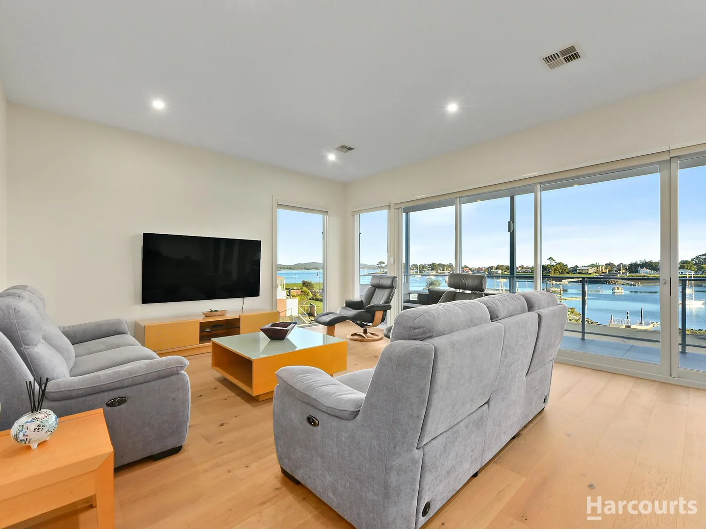 Additional image 11 of 2/5 Adelaide Street, George Town TAS 7253