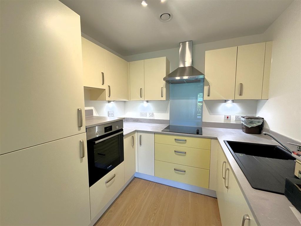 Additional image 4 of 2 bed flat for saleFlood Lane, Bridport DT6