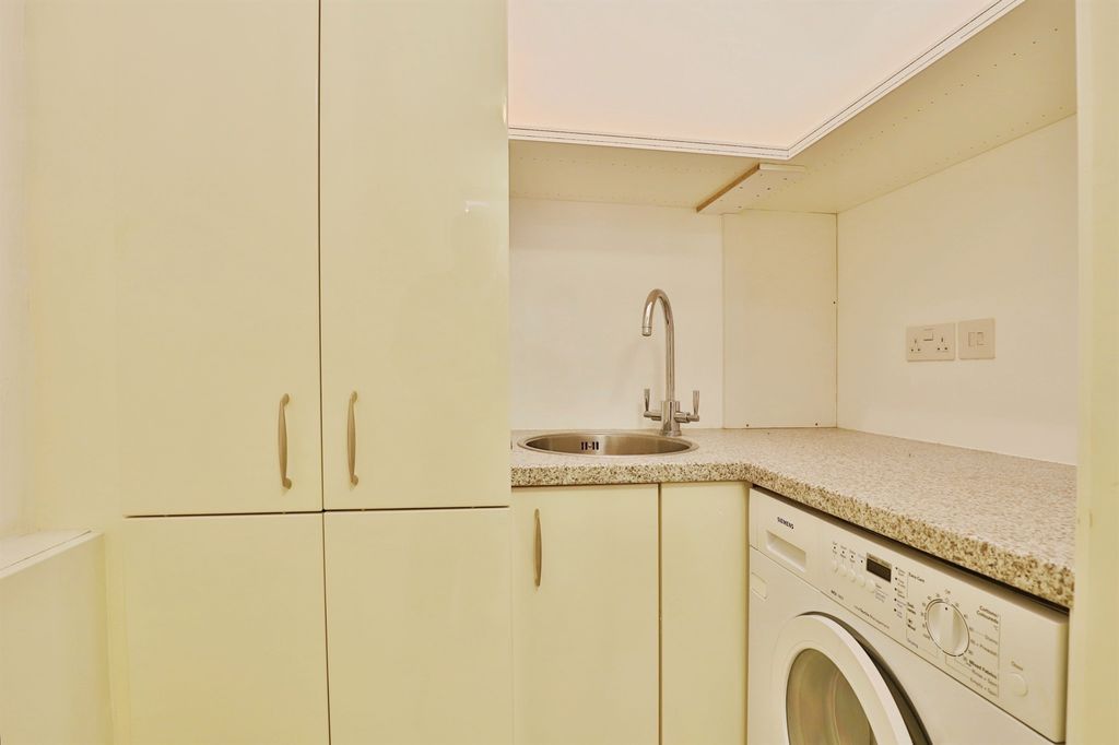 Additional image 5 of 3 bed flat for saleBoscombe Overcliff Drive, Bournemouth BH5