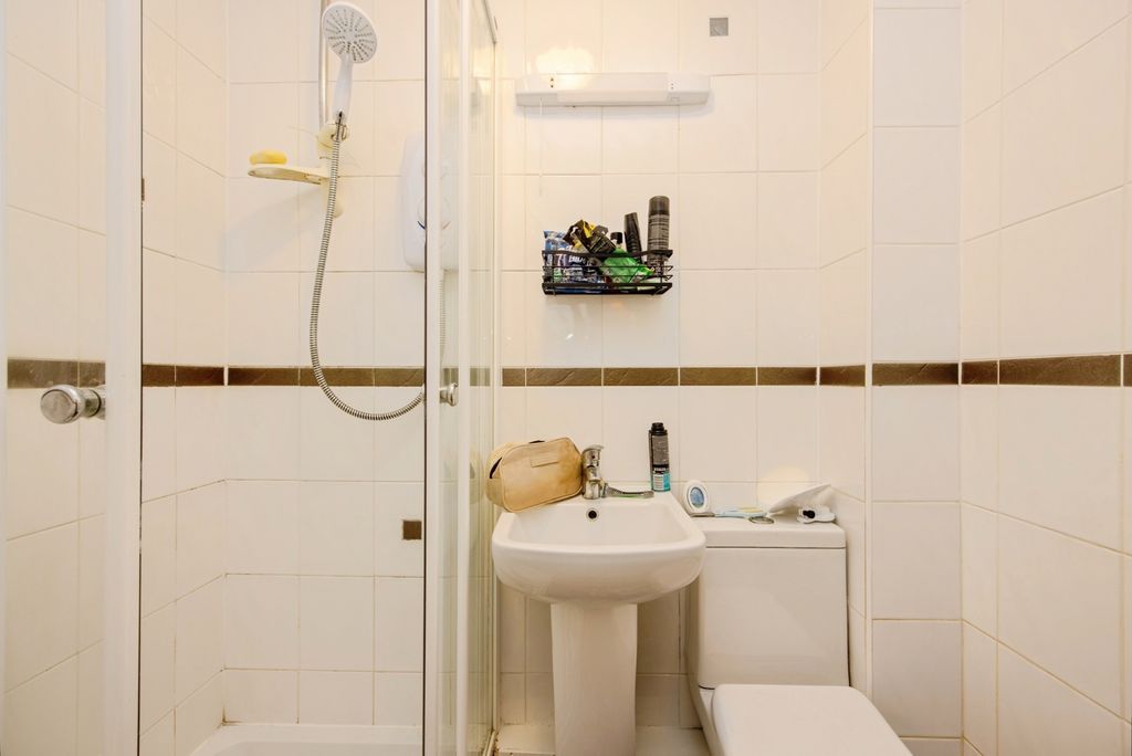Additional image 10 of 1 bed flat for saleCrinnicks Hill, Bodmin, Cornwall PL31