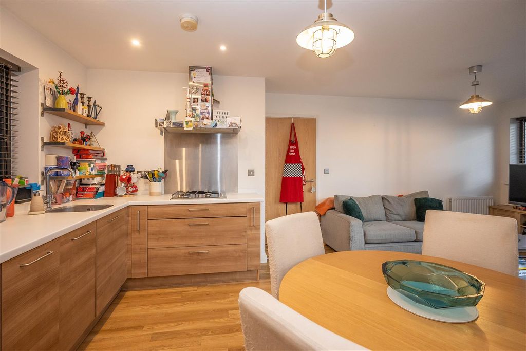 Additional image 6 of 2 bed flat for saleRollason Way, Brentwood CM14