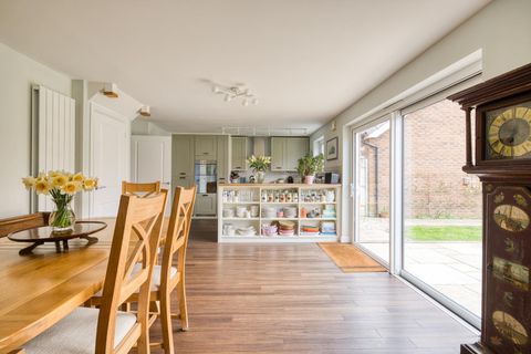 Hermitage Wood Road, Cheswick Village BS16