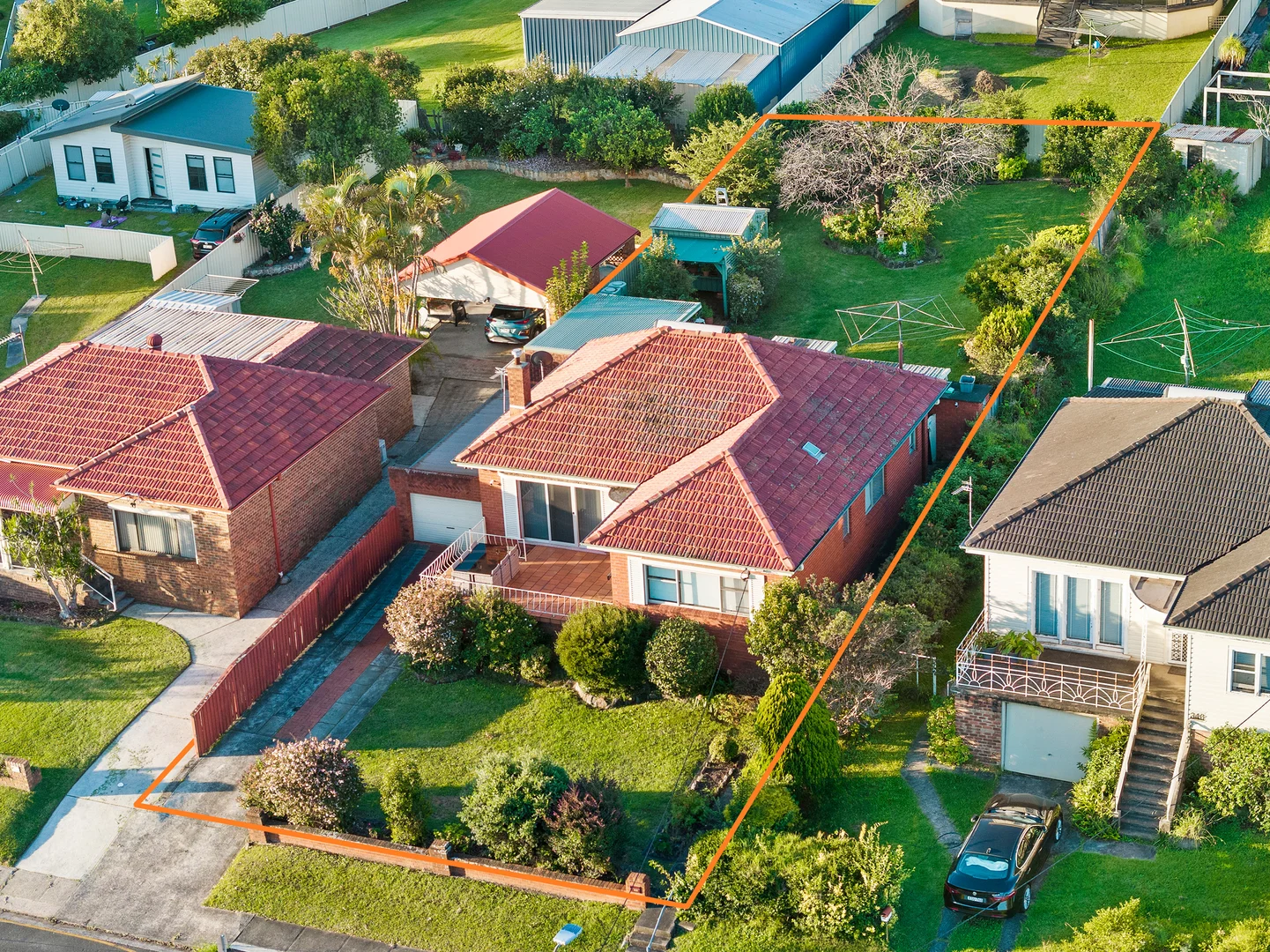 Additional image 3 of 342 Northcliffe Drive, Lake Heights NSW 2502
