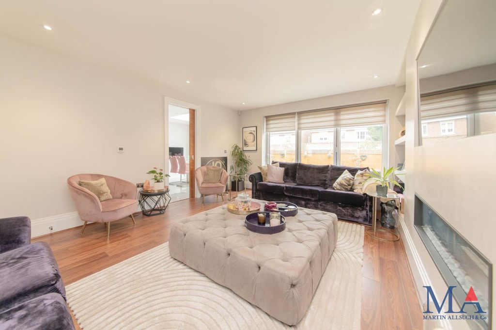 Additional image 5 of 5 bed detached house for saleRed Road, Borehamwood WD6