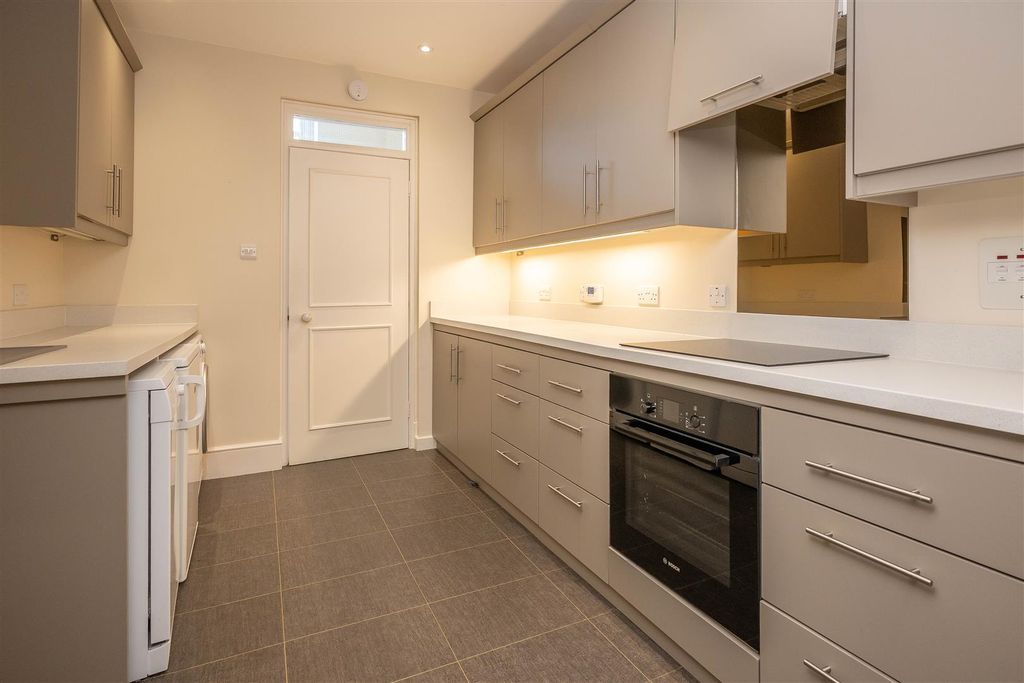 Additional image 3 of 3 bed flat for saleThorndon Park, Ingrave, Brentwood CM13