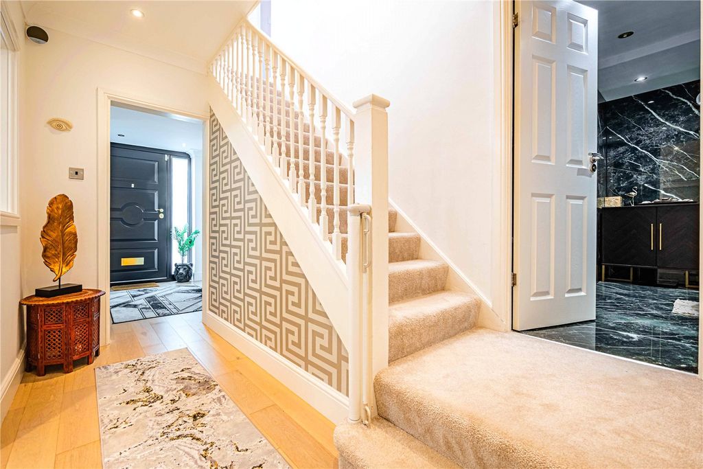 Additional image 9 of 4 bed semi-detached house for saleTheobald Street, Borehamwood, Hertfordshire WD6