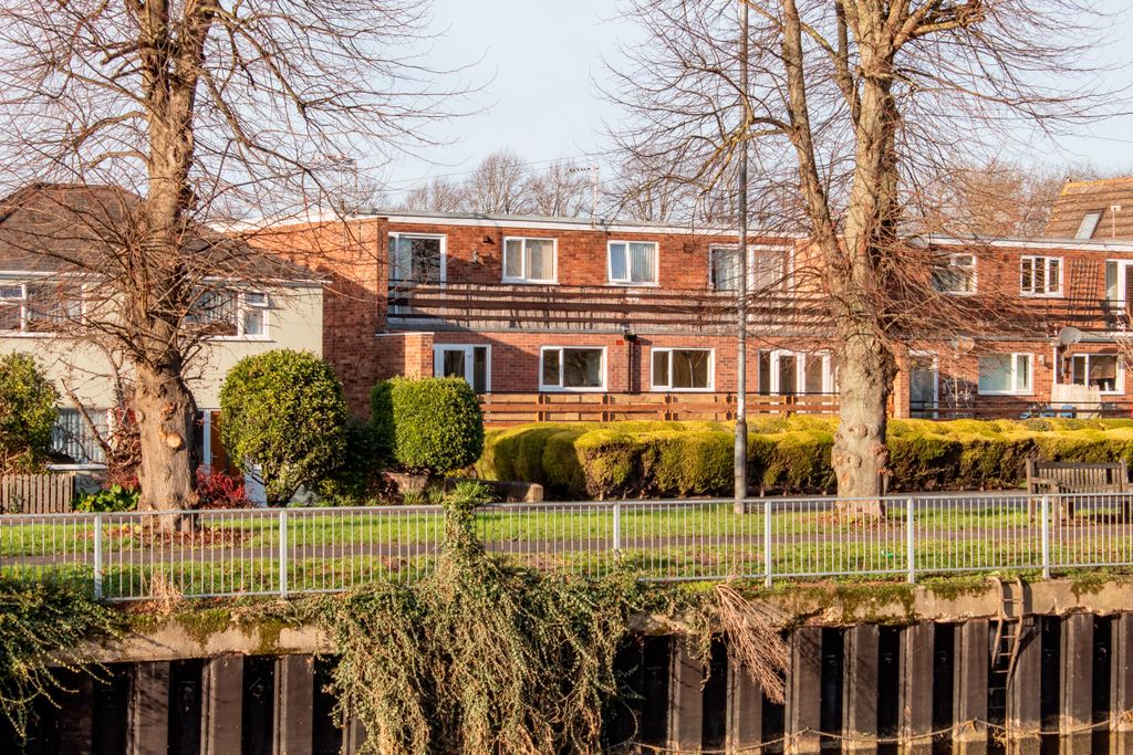 Additional image 15 of 2 bed flat for saleBriton Court, Spalding PE11