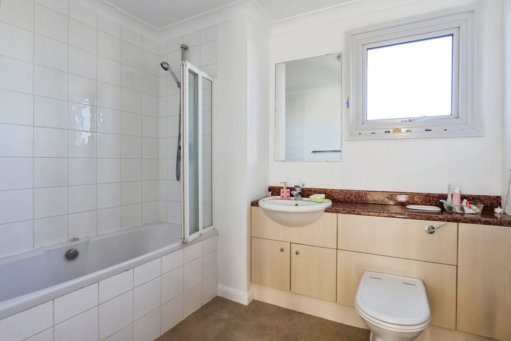 Additional image 11 of 4 bed flat for saleAdmirals Walk, West Cliff Road, Bournemouth, Dorset BH2