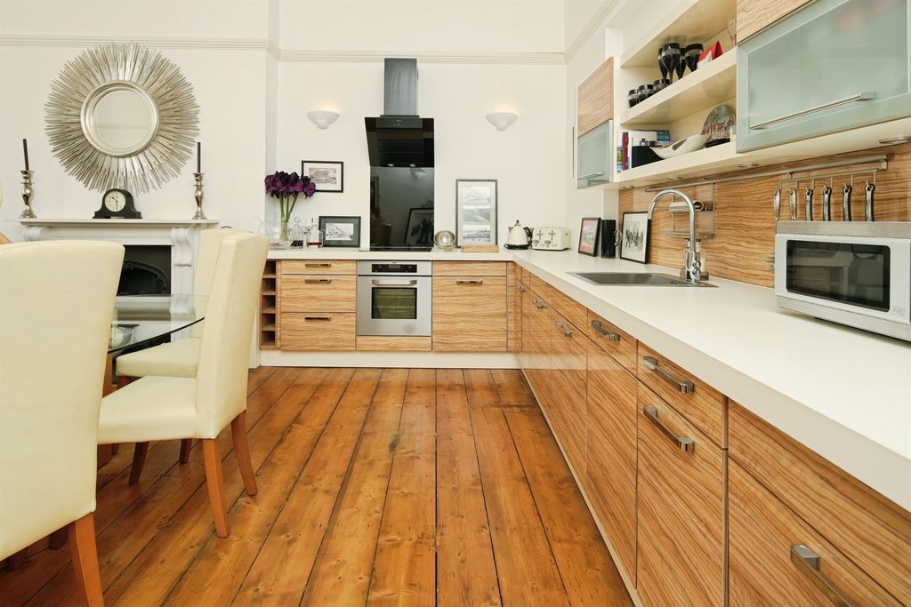 Additional image 5 of 3 bed flat for saleSussex Square, Brighton BN2