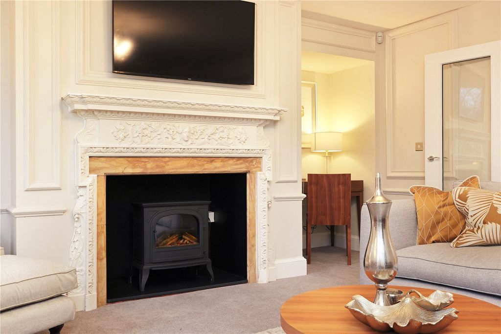 Additional image 3 of 2 bed flat for saleHall Garden, Binfield, Bracknell RG42