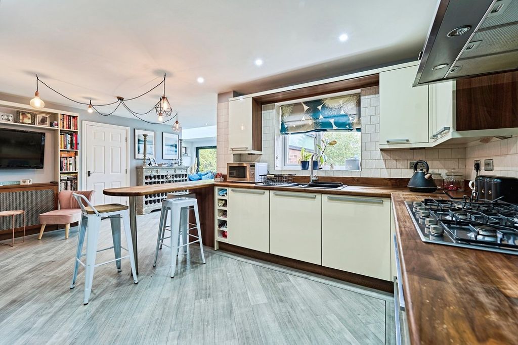 Additional image 3 of 5 bed detached house for saleLudlow Gate, Bridgnorth WV16