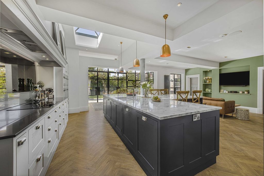 Additional image 2 of 5 bed detached house for saleAlan Drive, Hale WA15
