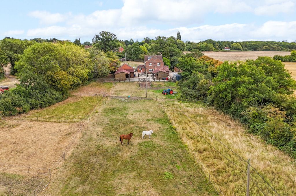 Additional image 3 of 6 bed detached house for saleGoughs Barn Lane, Jealotts Hill, Warfield, Berkshire RG42