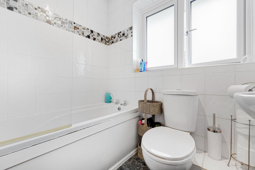 Additional image 24 of 4 bed semi-detached house for saleBarsham Drive, Brierley Hill DY5