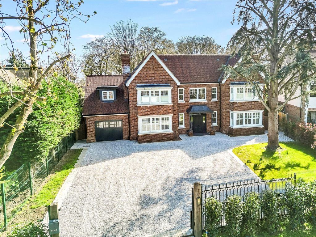 7 bed detached house for saleKilmington Close, Hutton Mount, Brentwood, Essex CM13