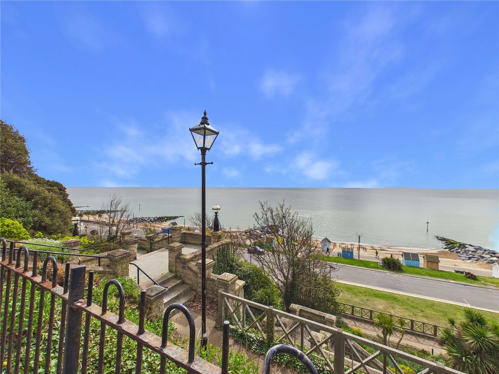Additional image 9 of 2 bed flat for saleHamilton Gardens, Felixstowe, Suffolk IP11