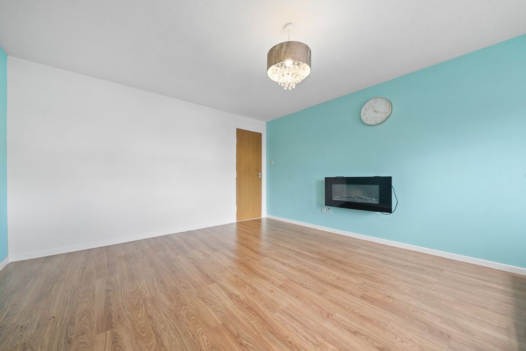 Additional image 5 of 2 bed flat for saleLadysgate Court, Carronshore, Falkirk FK2