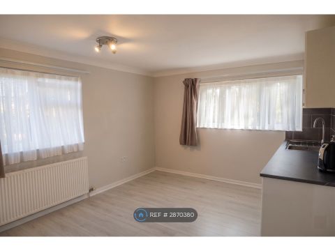 Larkin Close, Cambridge CB4