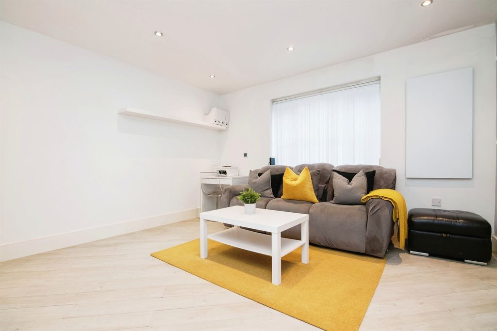 Additional image 9 of 2 bed flat for saleSannders Crescent, Tipton DY4