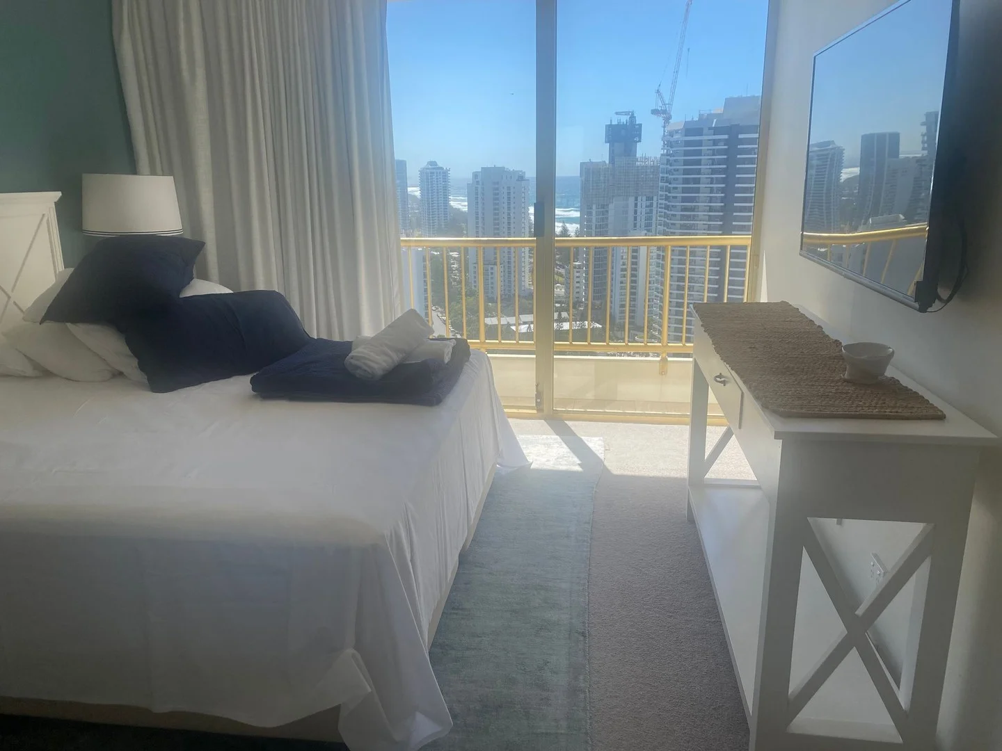 263/1 Serisier Ave, Main Beach QLD 4217