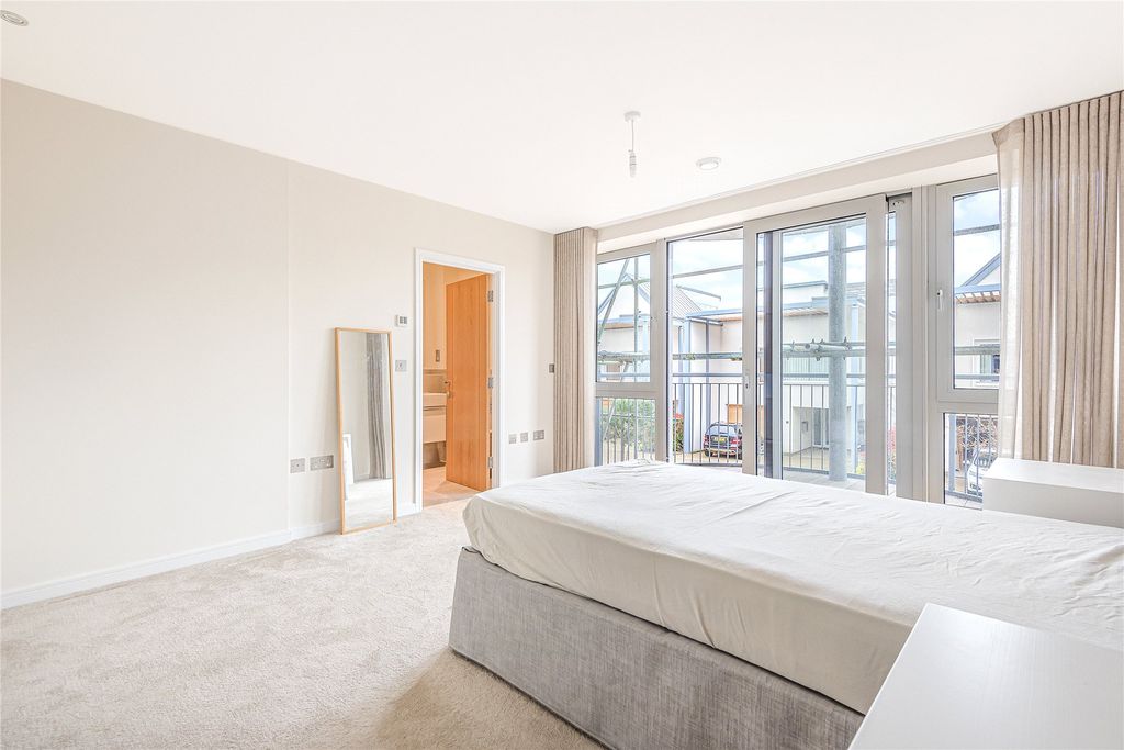 Additional image 13 of 2 bed flat for saleAlmansa Way, Lymington, Hampshire SO41