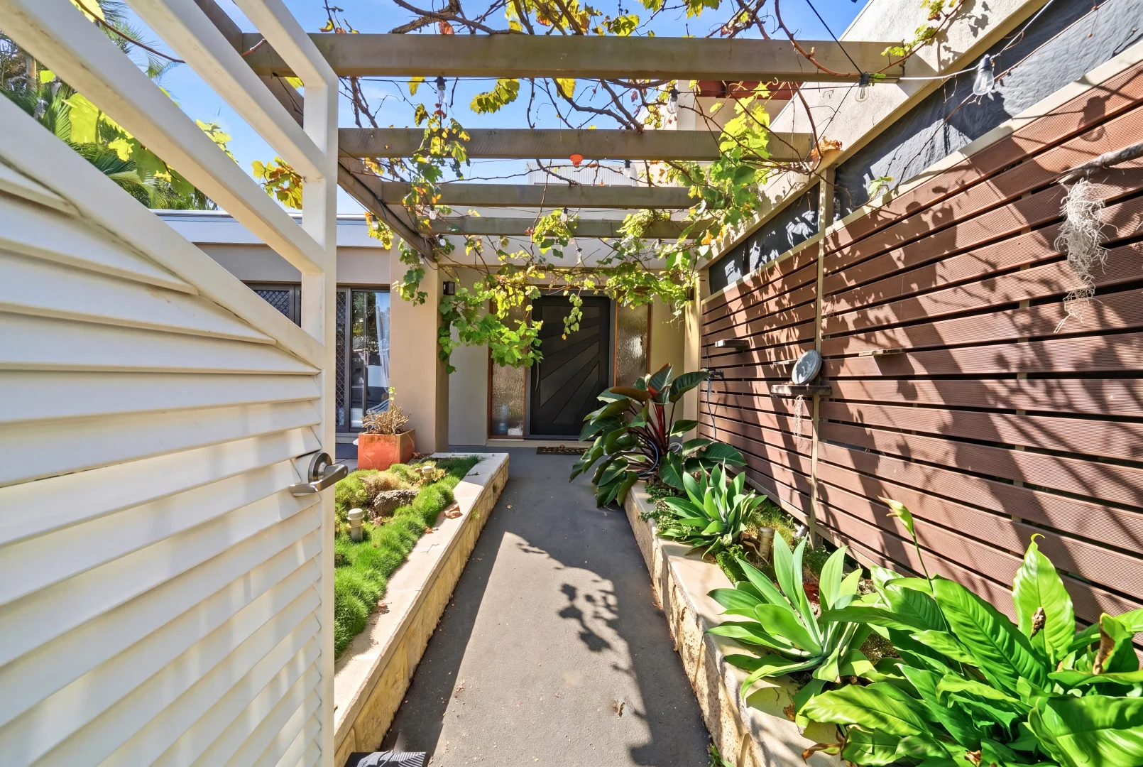 Additional image 4 of 13 Pensacola Court, Broadbeach Waters QLD 4218