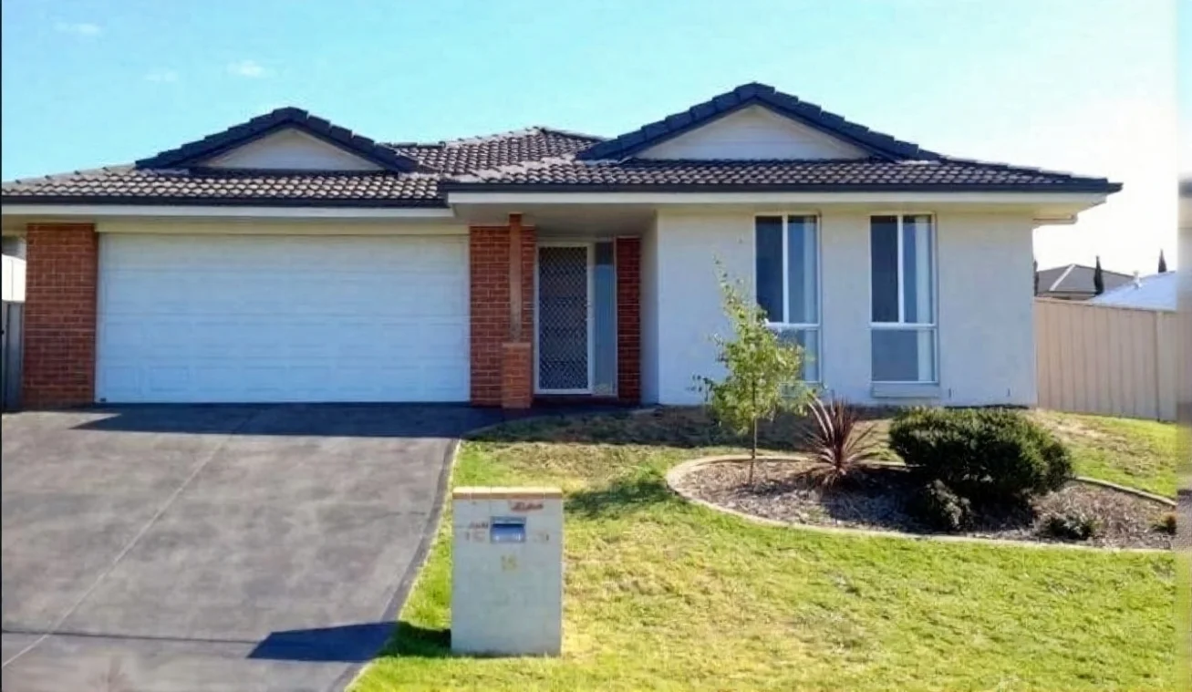 18 Quinlan Run, Orange NSW 2800