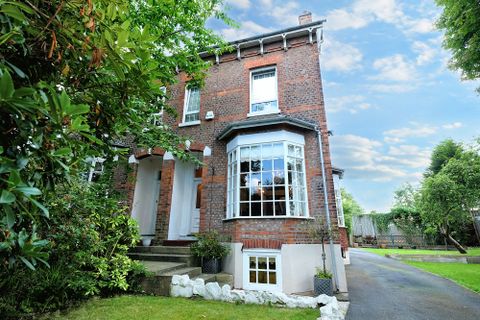 Ellesmere Avenue, Monton M30