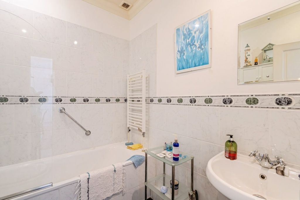 Additional image 10 of 2 bed flat for saleAldwick Avenue, Bognor Regis PO21