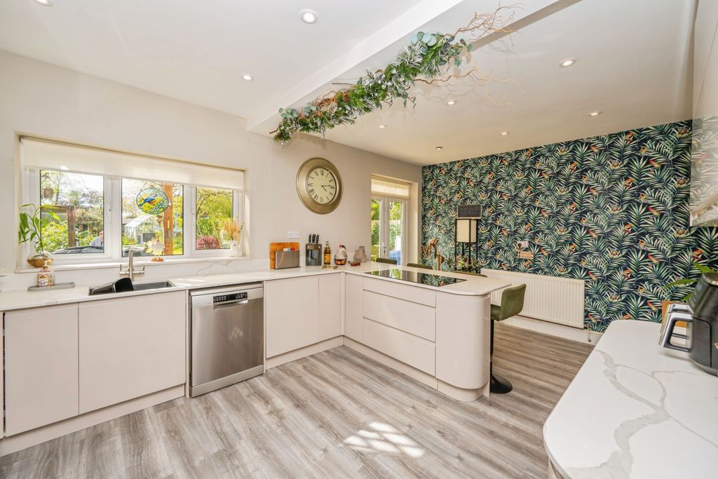 Additional image 6 of 7 bed semi-detached house for saleStation Road, Derby DE3