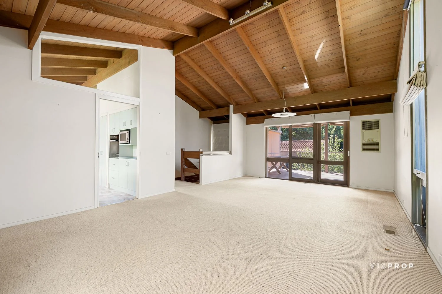 37 The Boulevarde, Doncaster VIC 3108 photo 4