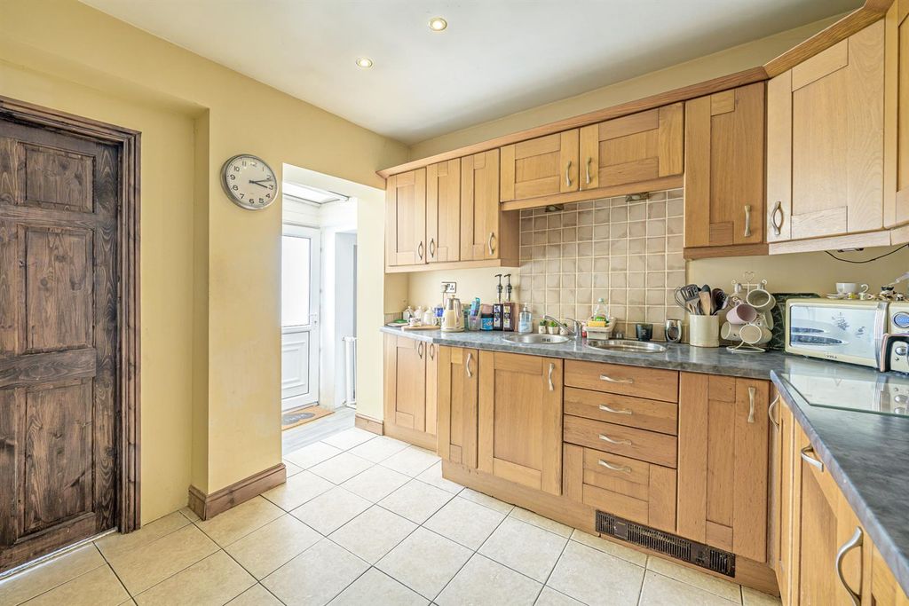 Additional image 5 of 3 bed detached bungalow for saleAcres Road, Brierley Hill DY5