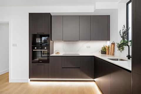 Flat 2, Thistle Court, Kiln Lane, Epsom, Surrey KT17, New home