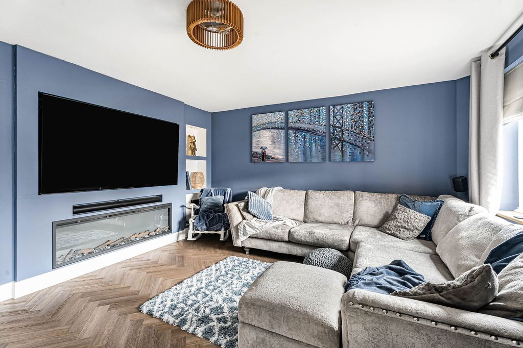 Additional image 7 of 5 bed detached house for saleHolly Close, Brackley NN13
