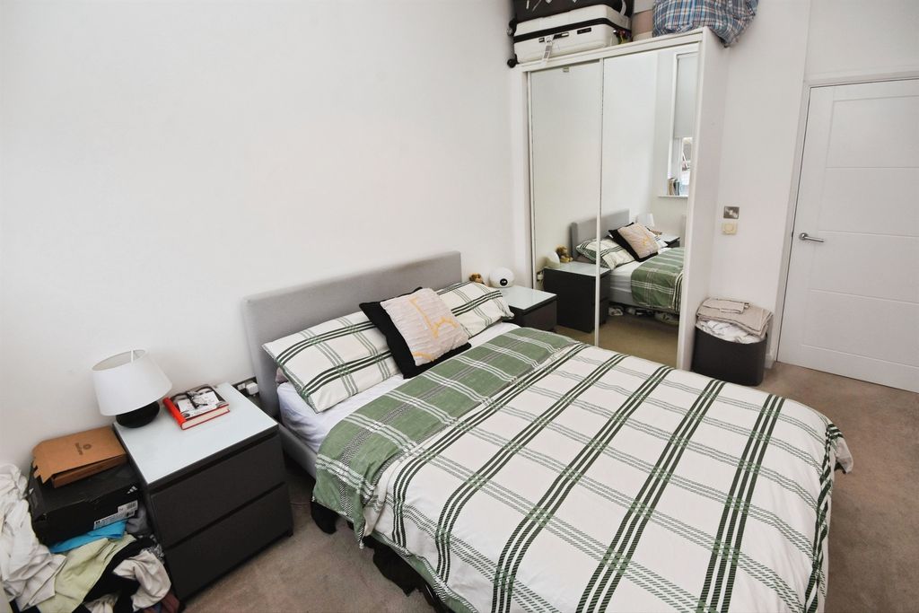 Additional image 7 of 2 bed flat for saleCoggeshall Road, Braintree CM7