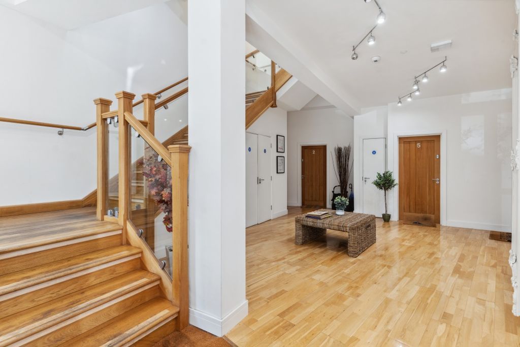 Additional image 14 of 2 bed flat for saleFurlong Road, Bourne End SL8