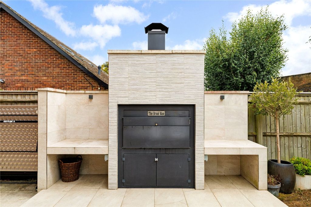 Additional image 19 of 6 bed detached house for saleBrackley, Northamptonshire NN13