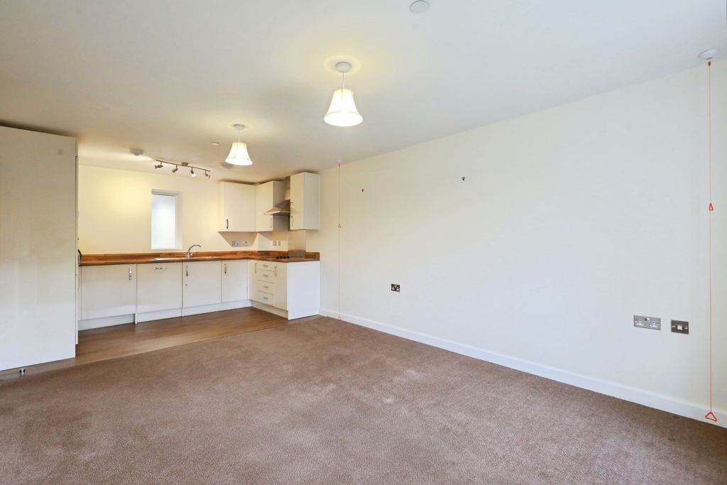 1 bed flat for saleSargent Square, Broadway, Worcestershire WR12 photo 3